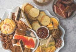 Platters & Boards -Home Furnishings Shop 9781452164151 5